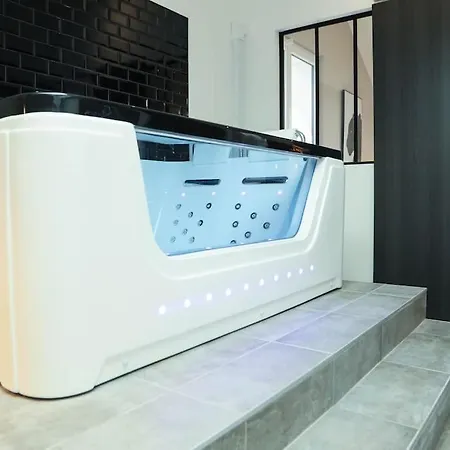 L'atticisme : Jacuzzi & Parking Voiron